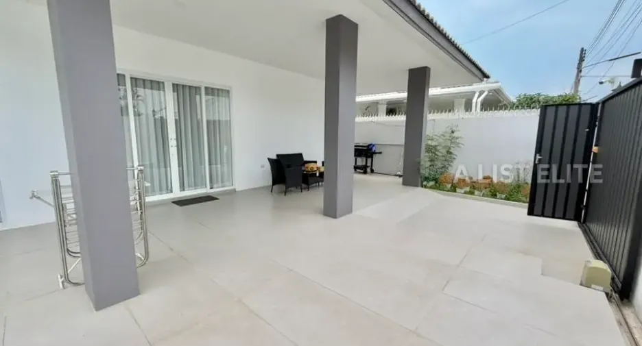 Casa en alquiler de 4 habitaciones en Jomtien, Pattaya