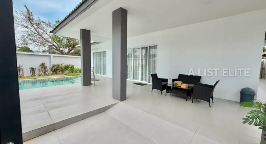 Casa en alquiler de 4 habitaciones en Jomtien, Pattaya