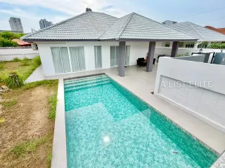 Casa en alquiler de 4 habitaciones en Bang Lamung, Chonburi