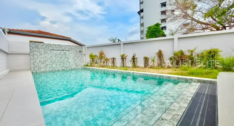 Casa en alquiler de 4 habitaciones en Jomtien, Pattaya