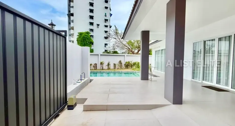 Casa en alquiler de 4 habitaciones en Jomtien, Pattaya