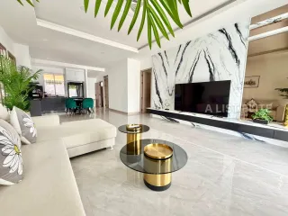 Casa en alquiler de 4 habitaciones en Bang Lamung, Chonburi