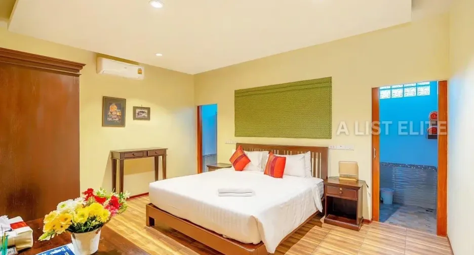 For rent 10 bedrooms house in East Pattaya, Pattaya