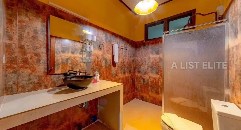 For rent 10 bedrooms house in East Pattaya, Pattaya