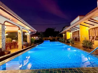 For rent 10 bedrooms house in Bang Lamung, Chonburi