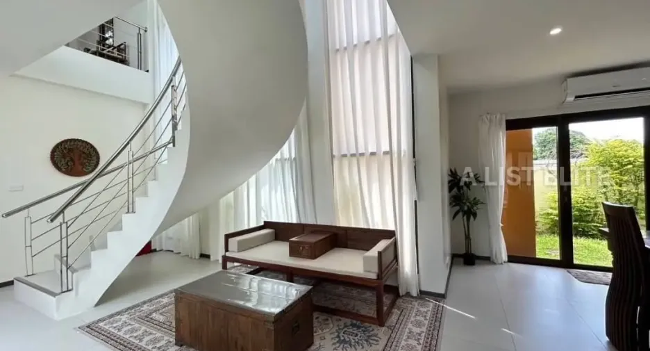 For rent 6 bedrooms house in East Pattaya, Pattaya