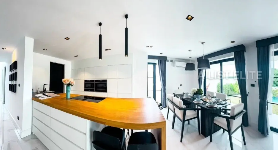 For sale 5 ベッドルーム house in East Pattaya, Pattaya