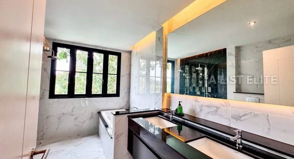 For sale 5 ベッドルーム house in East Pattaya, Pattaya