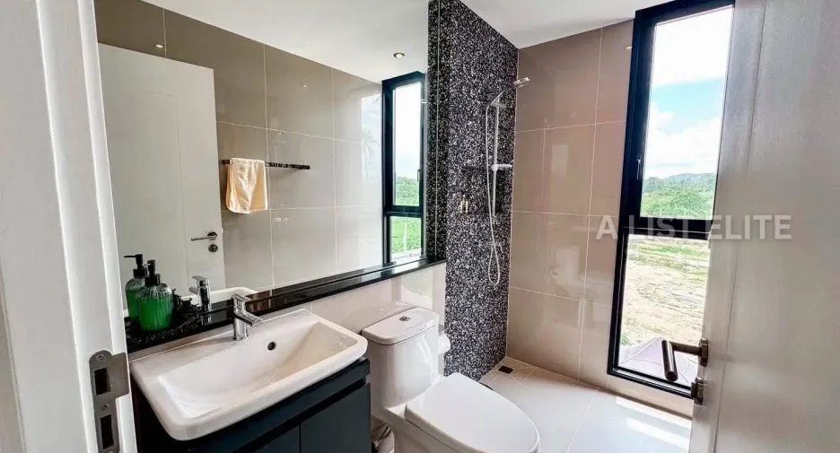 For sale 5 ベッドルーム house in East Pattaya, Pattaya