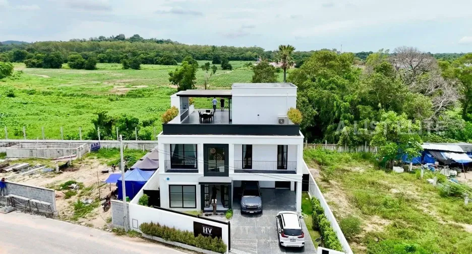 For sale 5 ベッドルーム house in East Pattaya, Pattaya