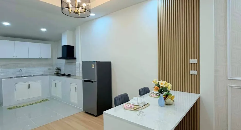 For sale 2 bedrooms townhouse in East Pattaya, Pattaya