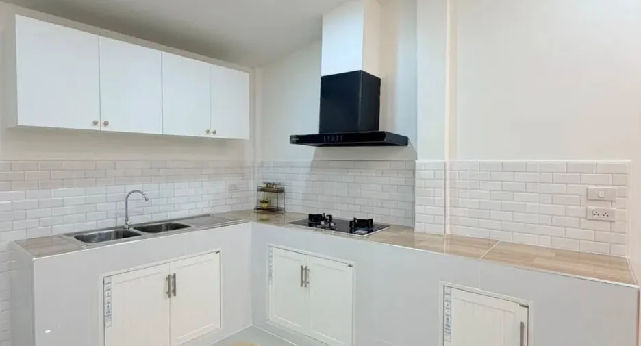 For sale 2 bedrooms townhouse in East Pattaya, Pattaya