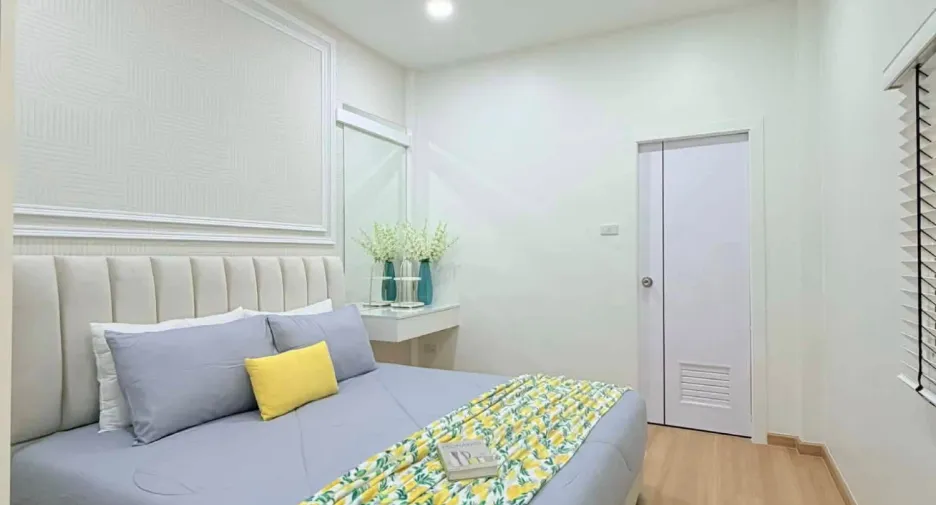 For sale 2 bedrooms townhouse in East Pattaya, Pattaya