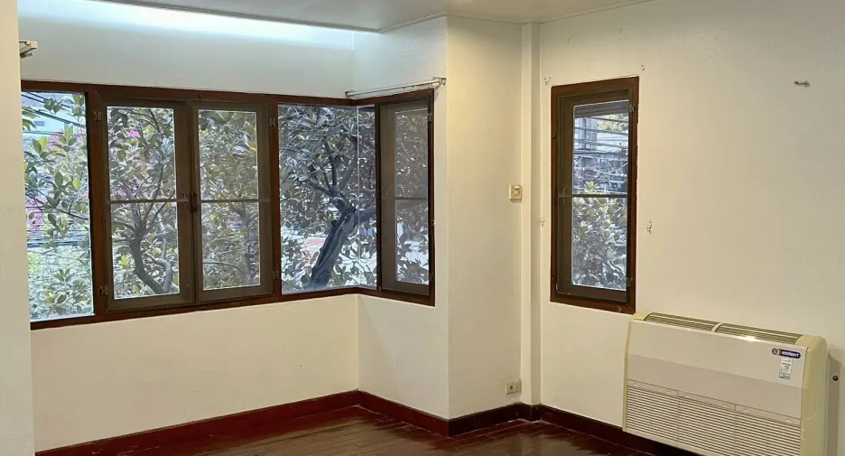 For sale and for rent 2 bedrooms house in Pathum Wan, Bangkok