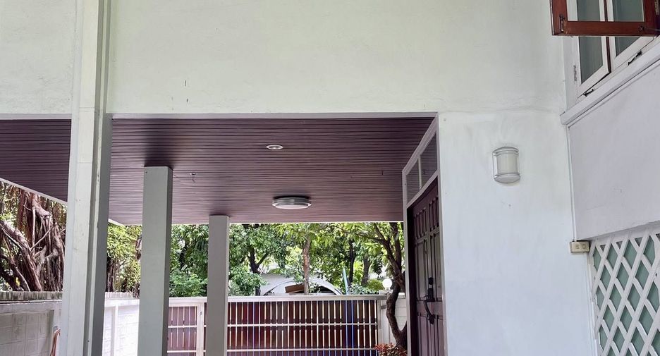 For sale and for rent 2 bedrooms house in Pathum Wan, Bangkok