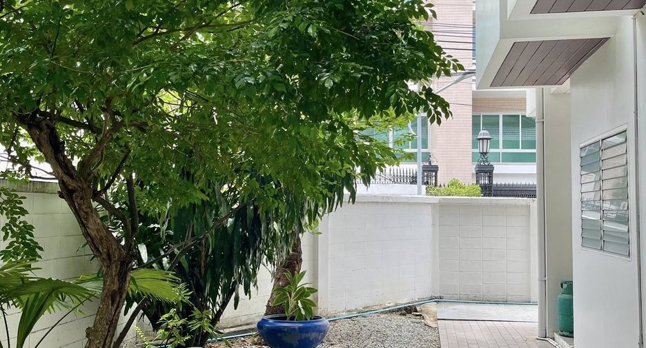 For sale and for rent 2 bedrooms house in Pathum Wan, Bangkok