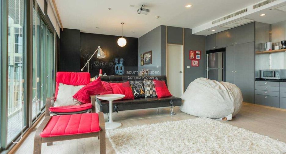 For rent 2 bedrooms condo in Watthana, Bangkok