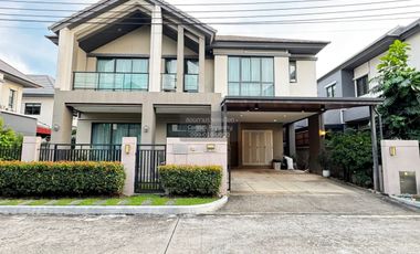 À louer 4 chambres maison à Saphan Sung, Bangkok