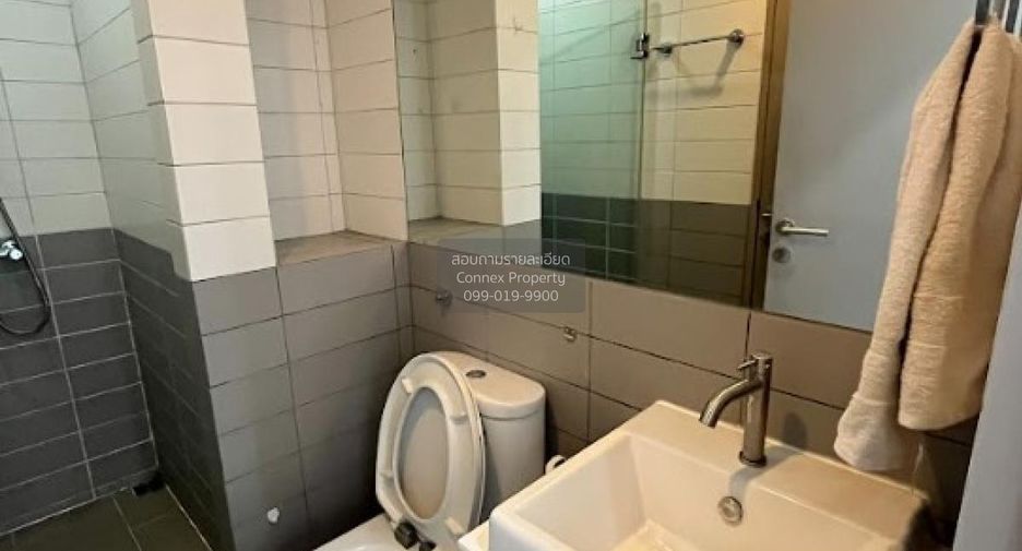 For rent 2 bedrooms condo in Phra Khanong, Bangkok