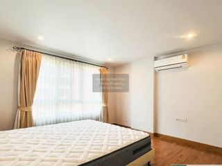 For rent 2 bedrooms condo in Yan Nawa, Bangkok