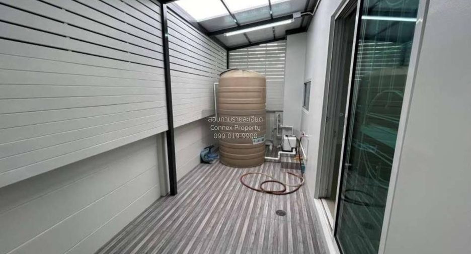 For rent 3 bedrooms townhouse in Khlong Sam Wa, Bangkok