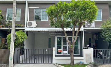 For rent 3 bedrooms townhouse in Khlong Sam Wa, Bangkok