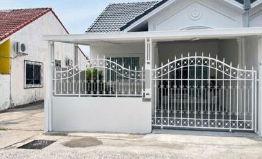 For rent 2 bedrooms townhouse in East Pattaya, Pattaya