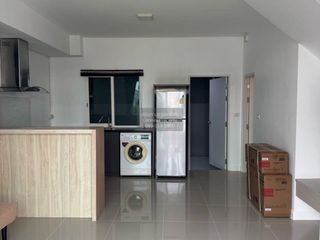 For rent 3 ベッドルーム townhouse in Bang Khen, Bangkok