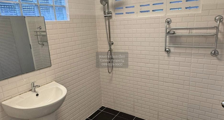 For rent 4 ベッドルーム townhouse in Mueang Nonthaburi, Nonthaburi