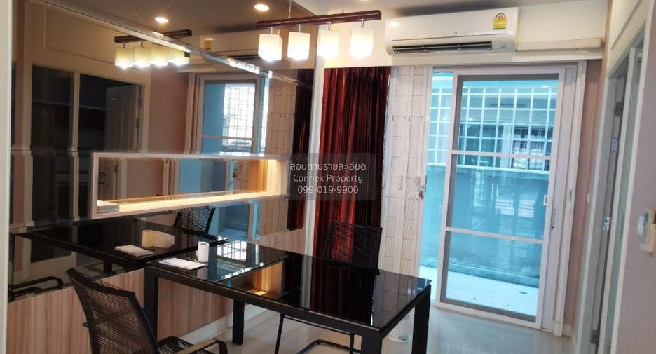 For rent 3 bedrooms townhouse in Wang Thonglang, Bangkok