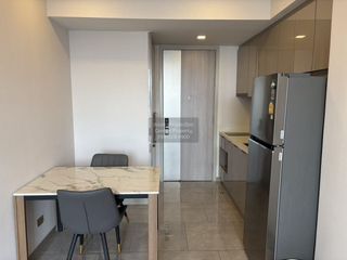 For rent 2 bedrooms condo in Huai Khwang, Bangkok