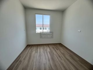 Casa adosada en alquiler de 3 habitaciones en Nong Khaem, Bangkok