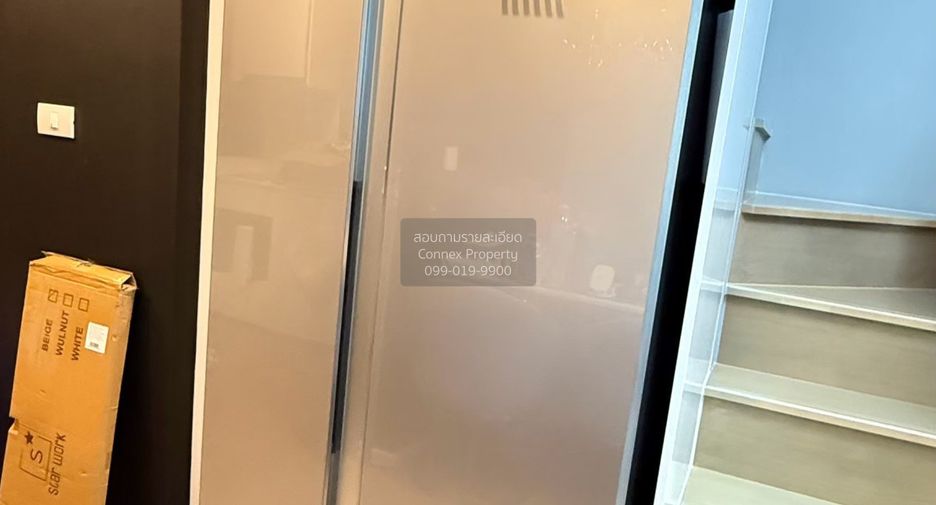 Condo en alquiler de 3 habitaciones en Huai Khwang, Bangkok