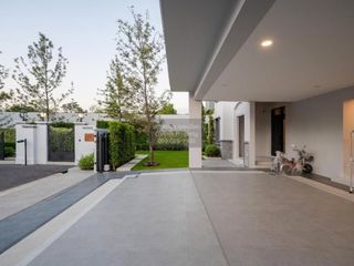 Casa en alquiler de 4 habitaciones en Saphan Sung, Bangkok