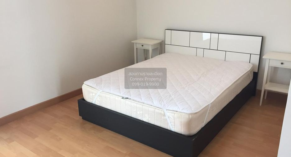 For rent 3 bedrooms condo in Khlong Toei, Bangkok
