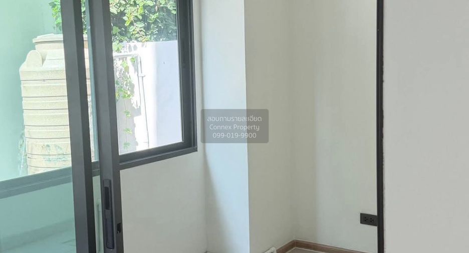 For rent 5 bedrooms townhouse in Bueng Kum, Bangkok