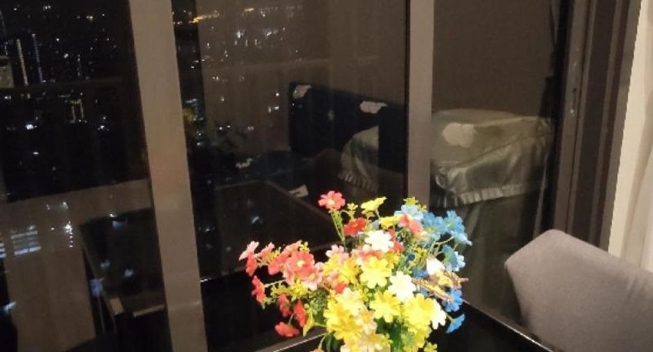 Condo en alquiler de 1 habitaciones en Phra Khanong, Bangkok