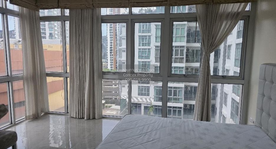 For rent 3 bedrooms condo in Khlong Toei, Bangkok