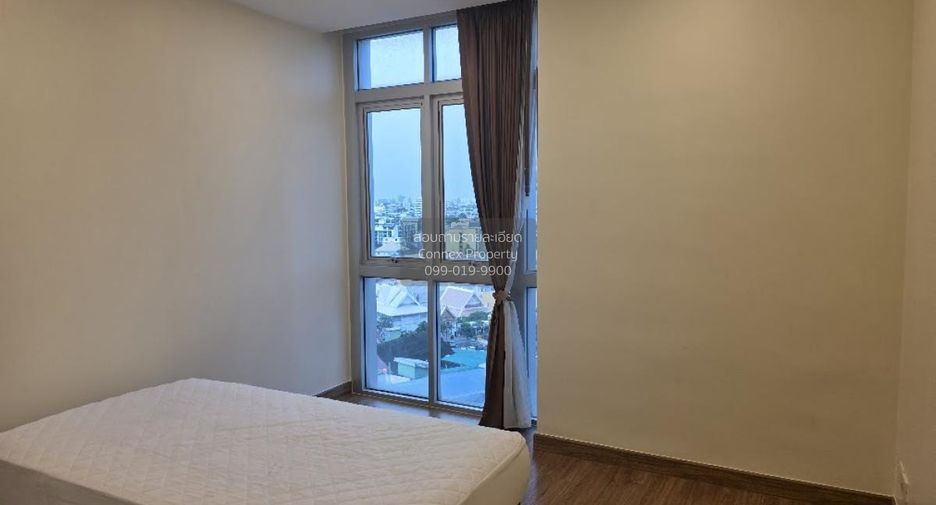 For rent 3 bedrooms condo in Khlong Toei, Bangkok