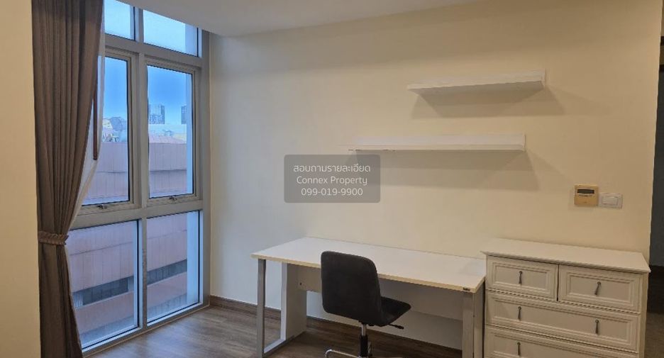For rent 3 bedrooms condo in Khlong Toei, Bangkok