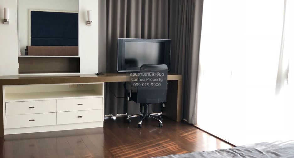 For rent 3 bedrooms condo in Khlong Toei, Bangkok