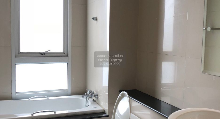 For rent 3 bedrooms condo in Khlong Toei, Bangkok