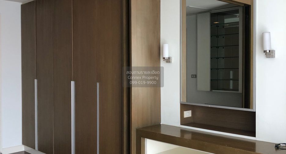 For rent 3 bedrooms condo in Khlong Toei, Bangkok