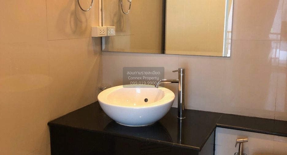 For rent 3 bedrooms condo in Khlong Toei, Bangkok