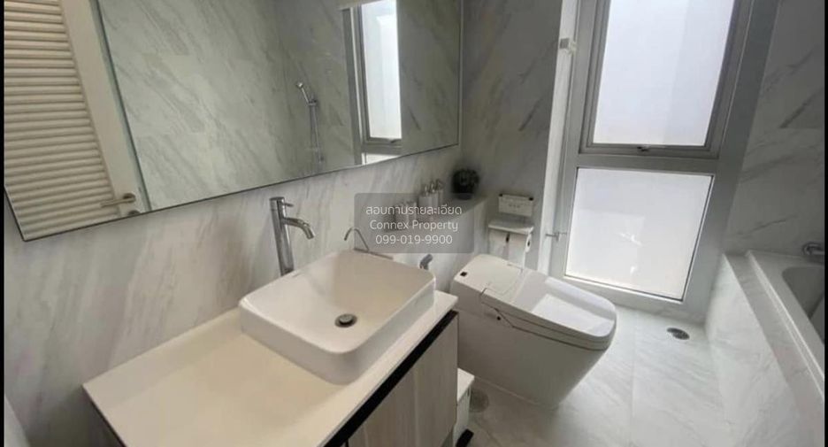 For rent 3 bedrooms condo in Khlong Toei, Bangkok