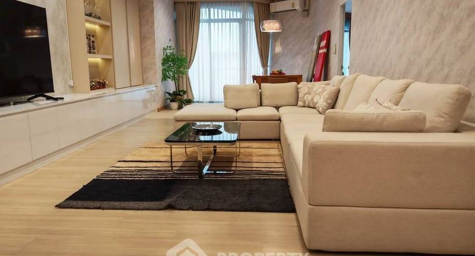 For rent 3 bedrooms condo in Sathon, Bangkok