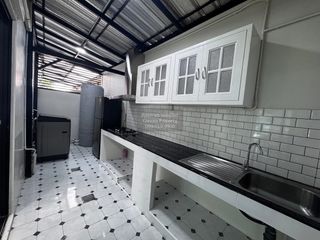 Casa adosada en alquiler de 2 habitaciones en Suan Luang, Bangkok