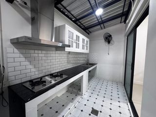 Casa adosada en alquiler de 2 habitaciones en Suan Luang, Bangkok