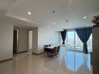 À vendre 2 chambres condo à Yan Nawa, Bangkok