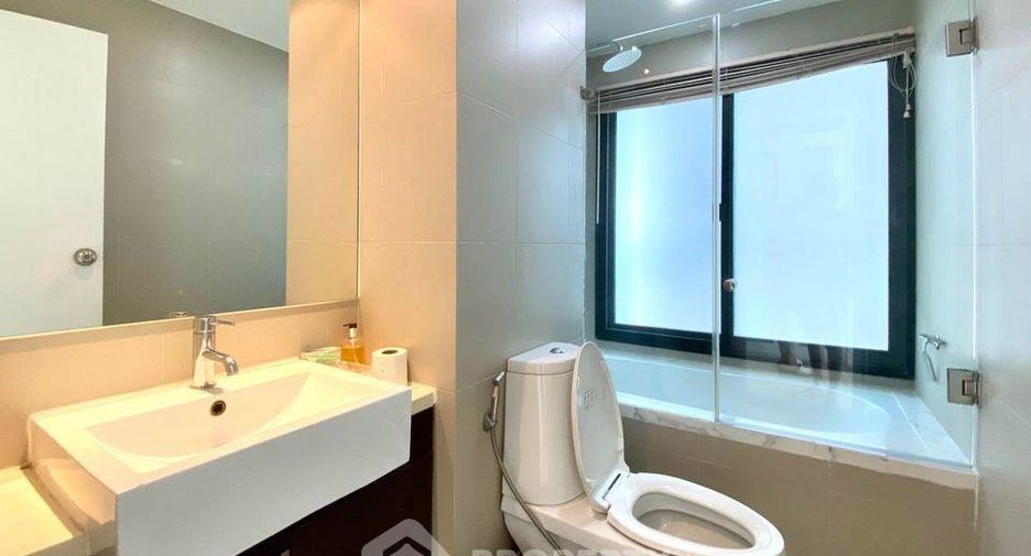 For sale 1 Beds condo in Khlong Toei, Bangkok